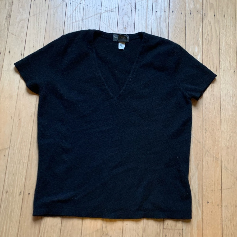 Vintage Banana Republic 100% black cashmere vneck T-shirt women’s small
